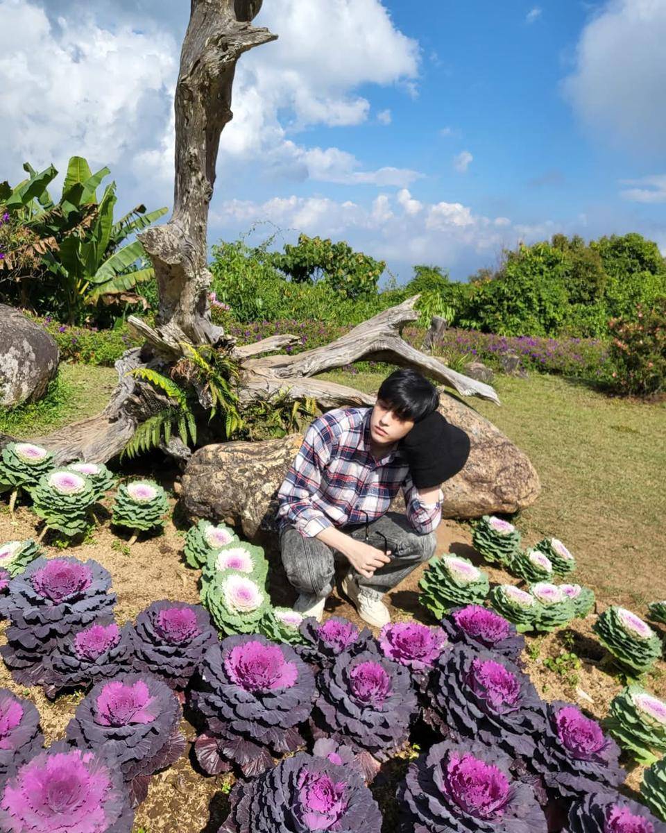 outfit ke taman hiburan ala Sky Wongravee (instagram.com/skywongravee)