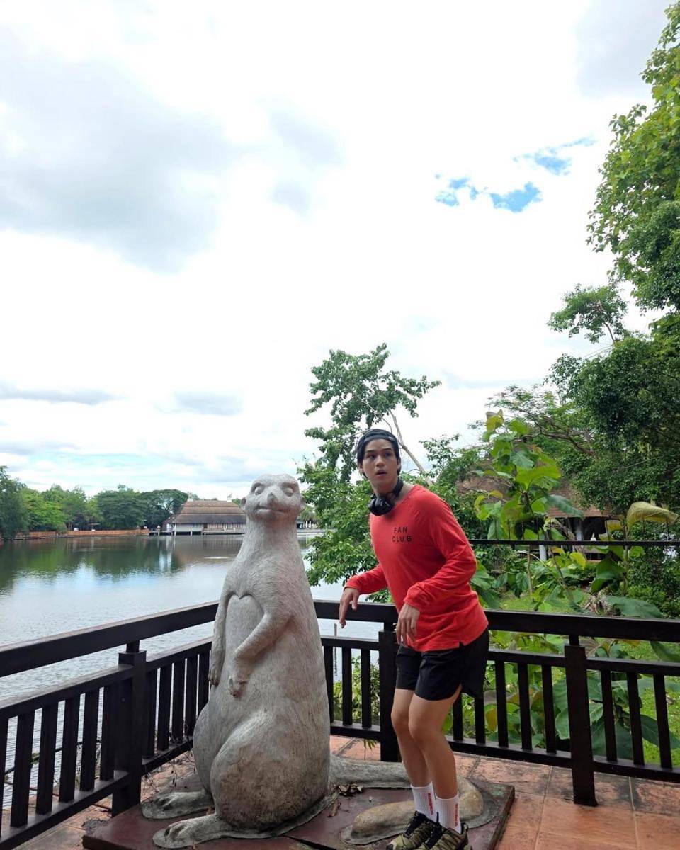 outfit ke taman hiburan ala Sky Wongravee (Instagram.com/skywongravee)