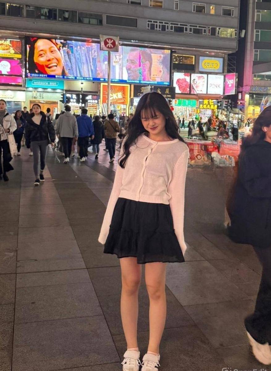 Indah JKT48 (instagram.com/jkt48indah_)