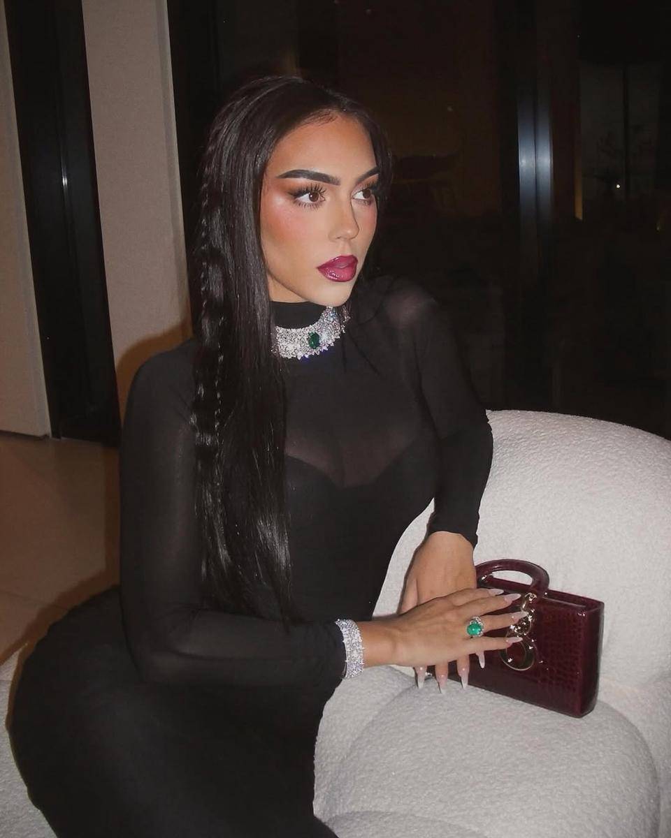 Ide hairstyle ala Georgina Rodríguez (instagram.com/georginagio)