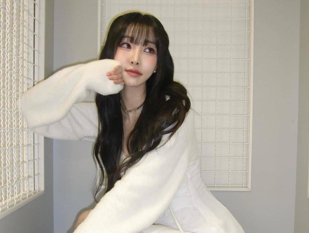 Yuju (instagram.com/yuuzth)