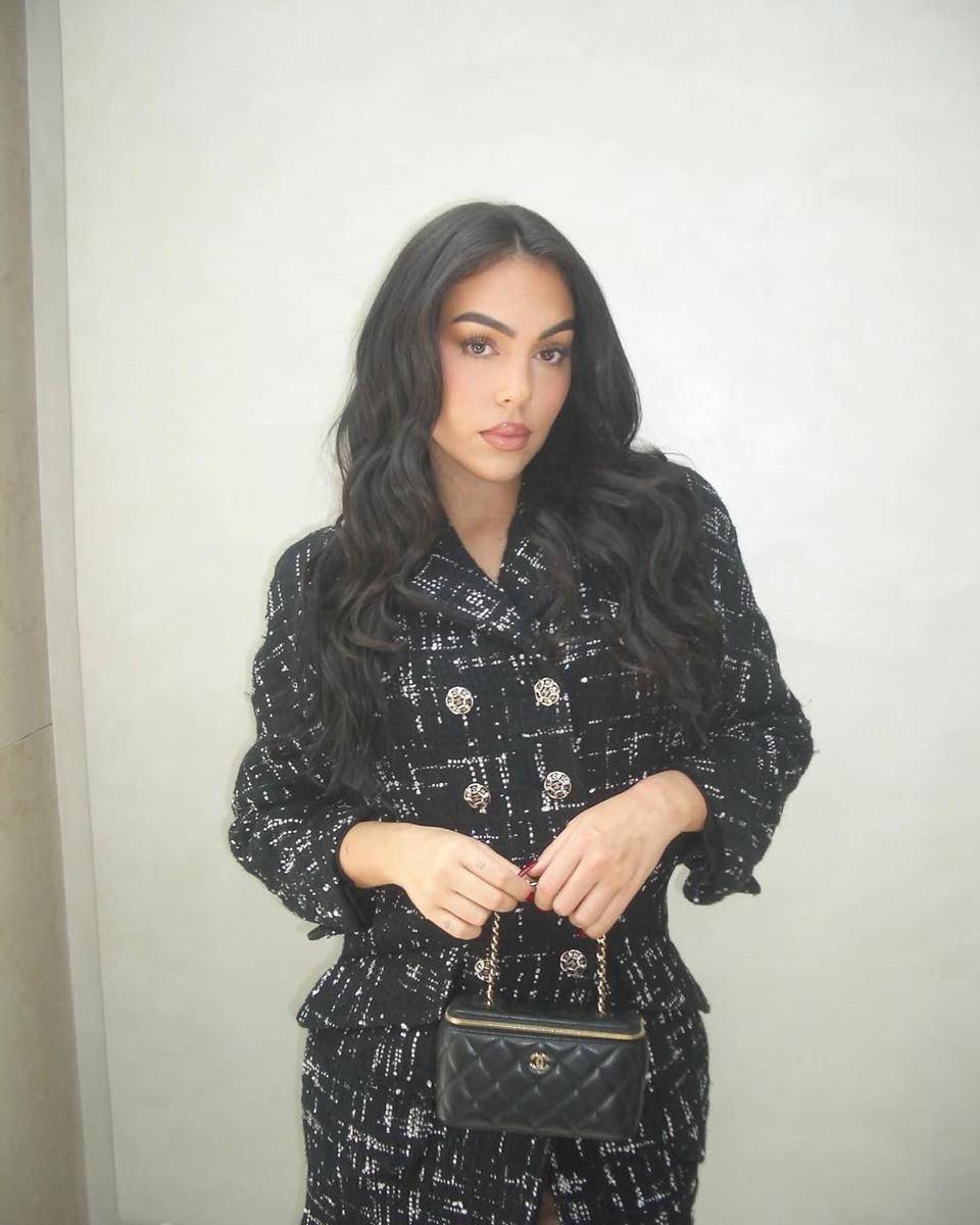 Ide hairstyle ala Georgina Rodríguez (instagram.com/georginagio)