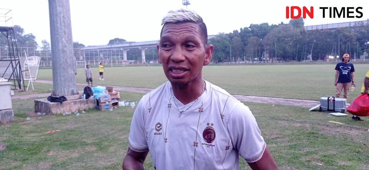 Bek Sriwijaya FC Valentino Telaubun (IDN Times/Feny Maulia Agustin)