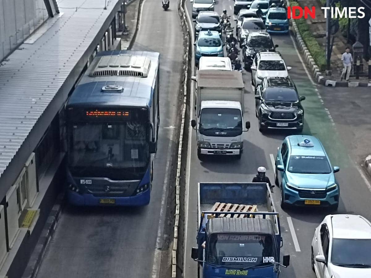 3. Akhirnya Jakarta jadi lokasi macet
