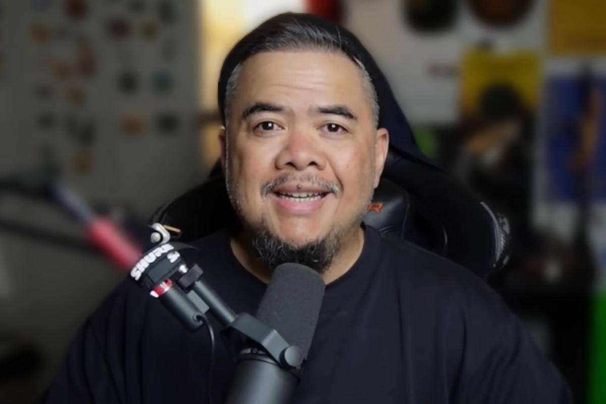 Video Indra Aziz berjudul 'Apakah Lagu OST Film Animasi Merah Putih One For All Buatan AI?'