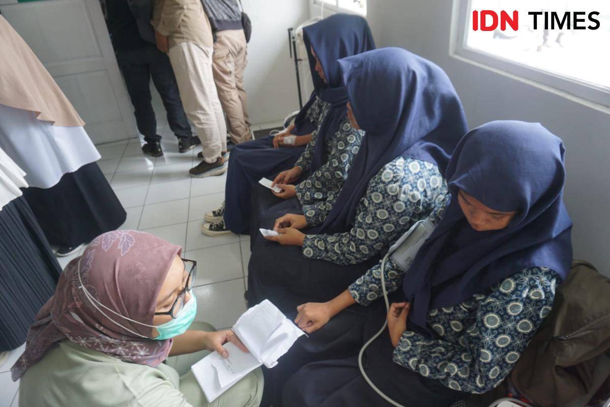 Sejumlah siswa dilarikan ke Puskesmas Mlati II..jpeg
