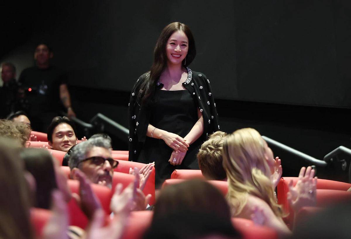 Kim Tae Hee di promosi Butterfly (instagram.com/storyjcompany)