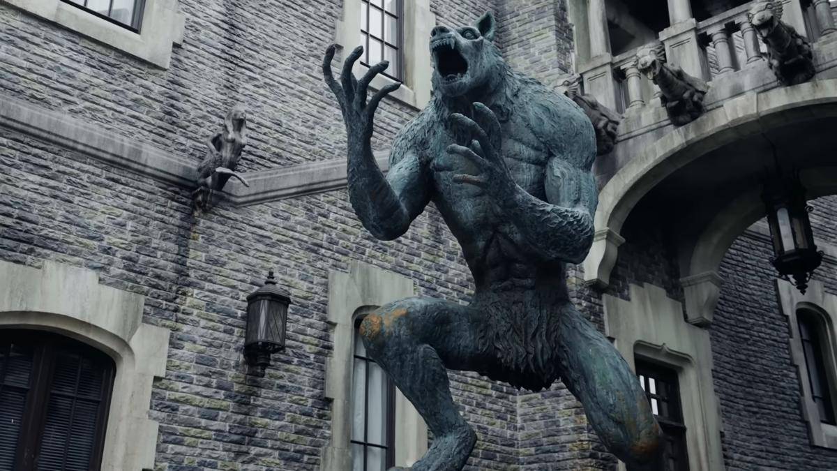 set Nevermore Academy di Wednesday Season 2