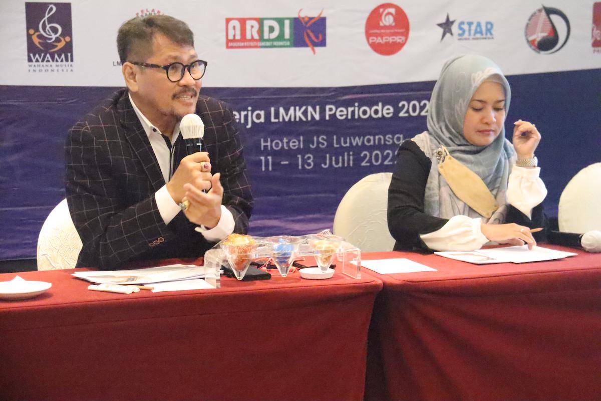 Dharma Oratmangun dan Ikke Nurjanah