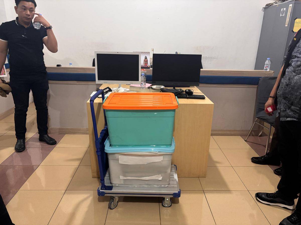 Kejari Sinjai menggeledah dua kantor di Makassar terkait penyelidikan perkara dugaan korupsi. (Dok. Istimewa)