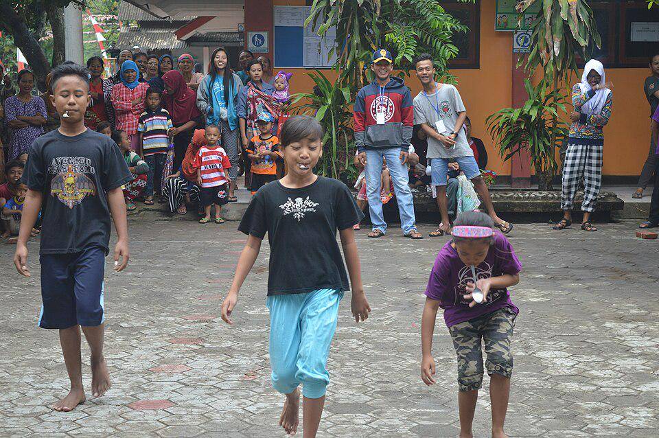 potret lomba kelereng 