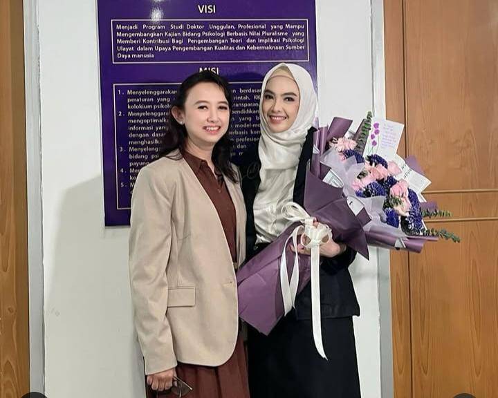 potret Ingrid Kansil lulus sidang tesis jadi magister psikologi (instagram.com/ingrid_kansil)