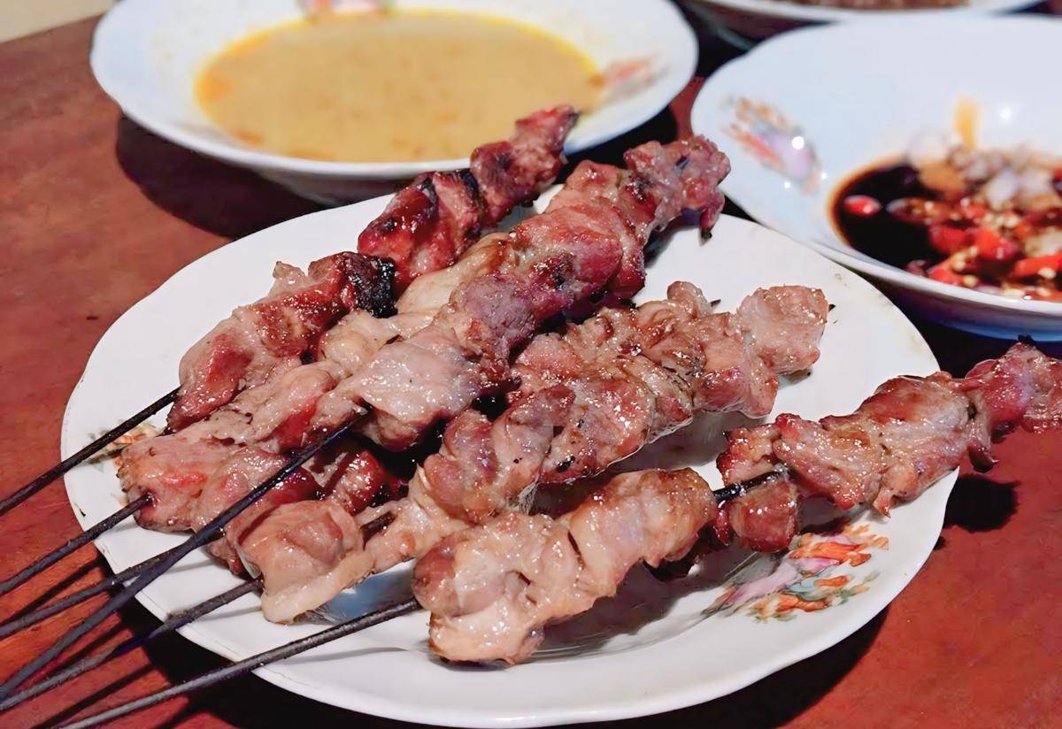 Sate Klathak Pak Bari (google.com/maps/Artinya Meningkat)