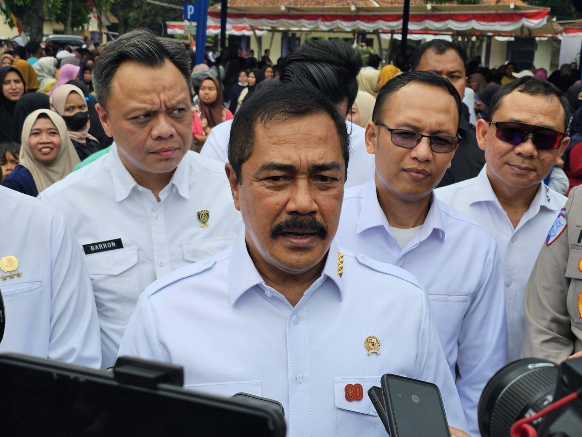 Menteri Imipas, Agus Andrianto mengunjungi masyarakat sekitar Rutan Jambe Tangerang