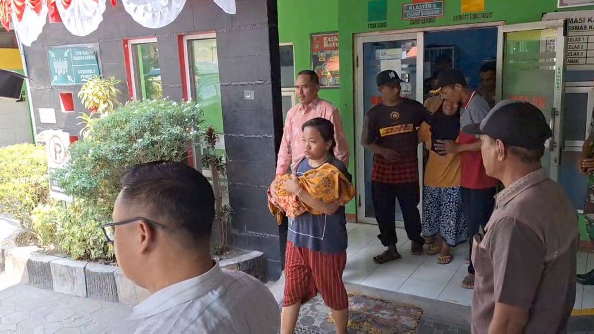 Balita 1,5 tahun di Ngawi tewas tertabrak mobil yang dikemudikan orang tuanya. IDN Times/Riyanto.