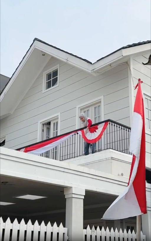 Natalie Sarah hias rumah jelang 17 Agustus (instagram.com/natalie_sarahs)