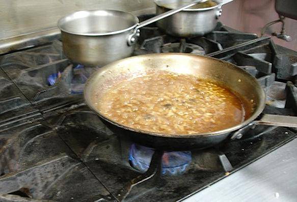 ilustrasi masak paella (commons.wikimedia.org/tannaz)