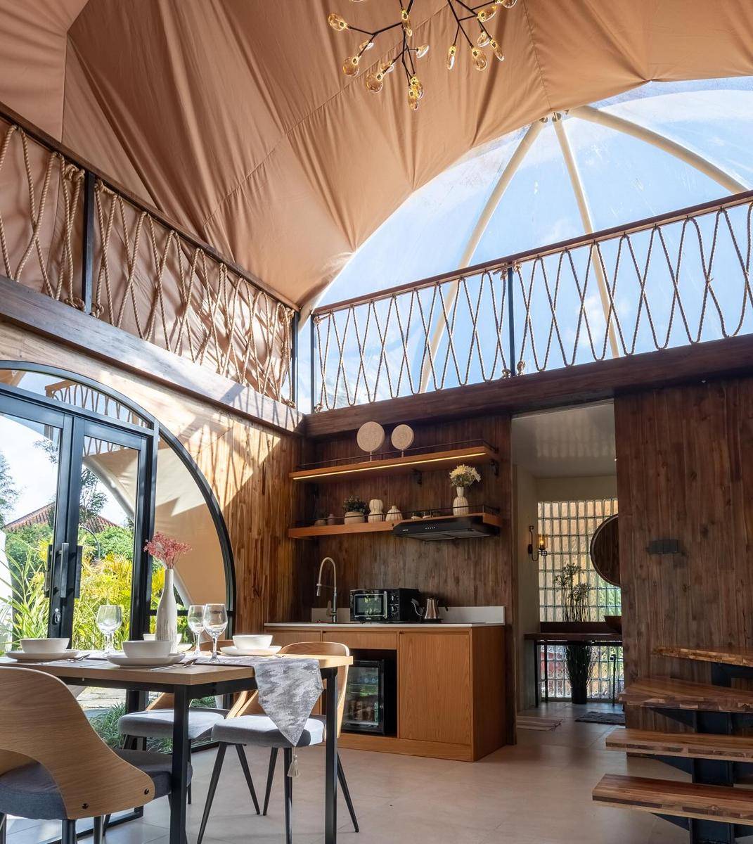 peresmian bisnis hotel Christian Sugiono (instagram.com/csugiono)