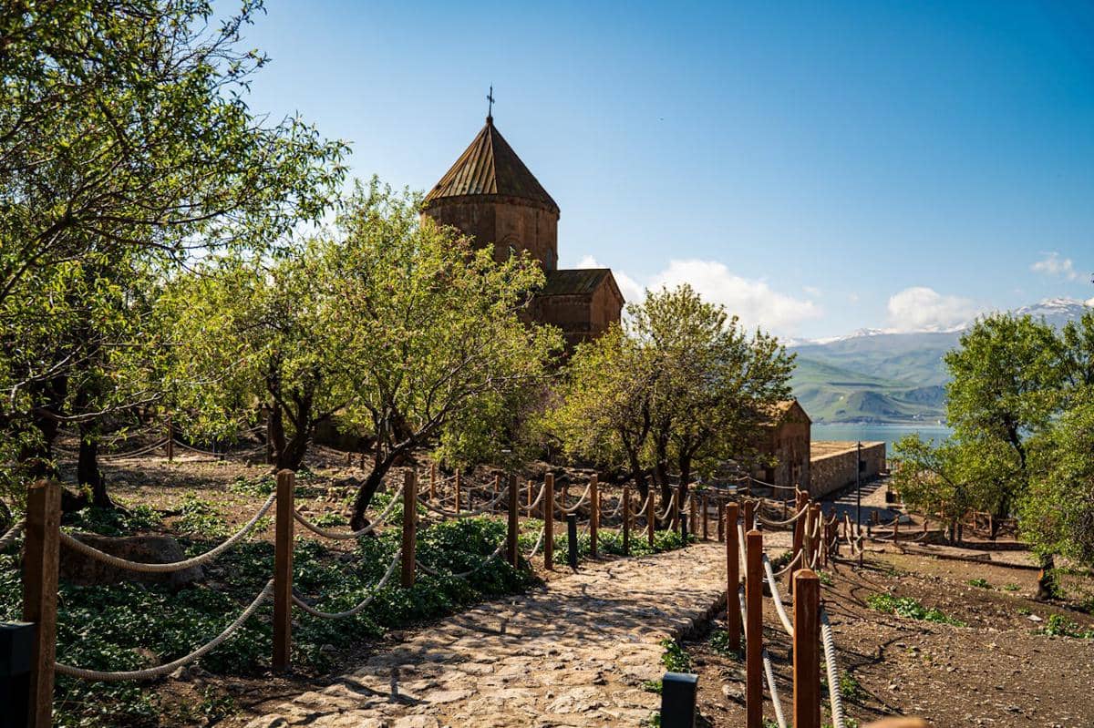 ilustrasi negara Armenia (pexels.com/Okan DEMİRCAN)