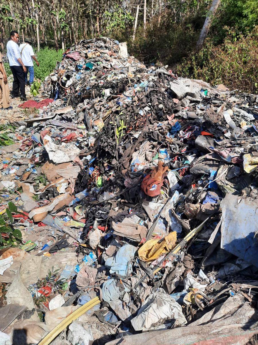 Tumpukan sampah anorganik ditemukan di Paliyan Gunungkidul. (Dok. DLH Gunungkidul)