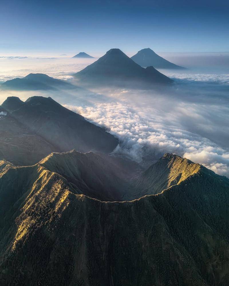 gambar pemandangan di Gunung Bismo