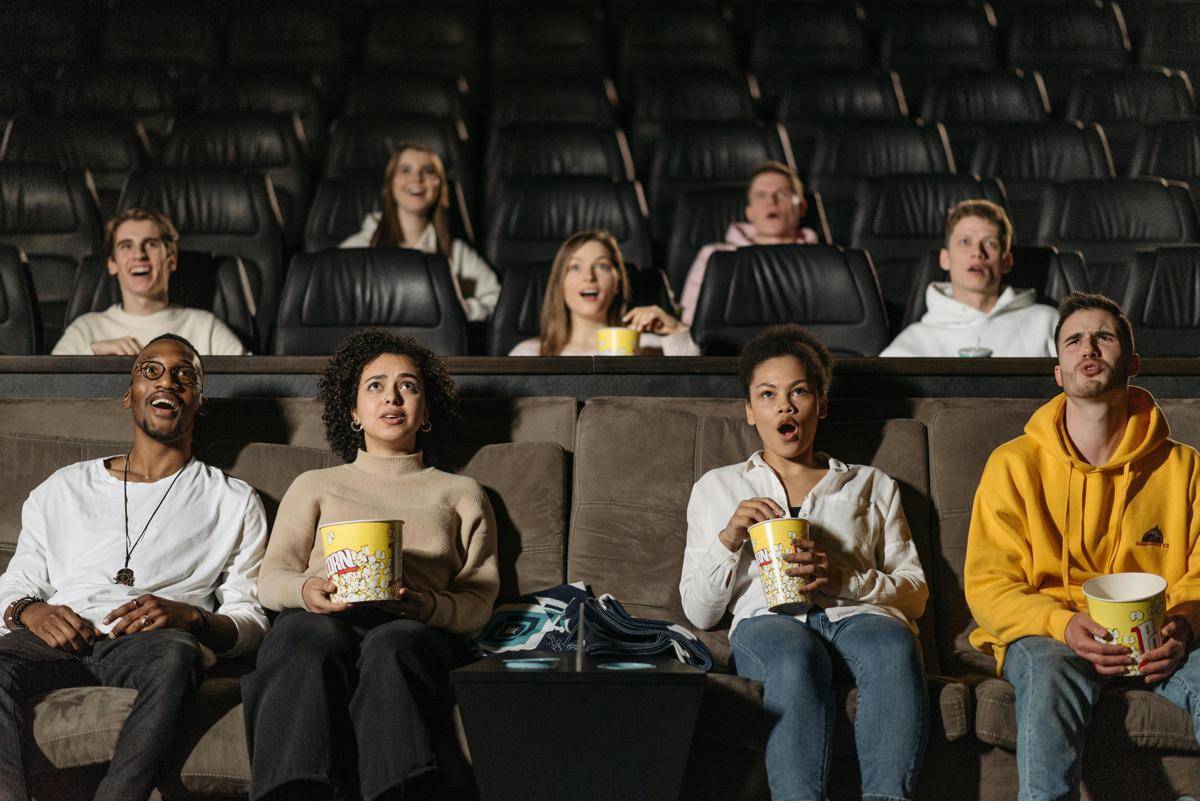 nonton film (pexels.com/Pavel Danilyuk)