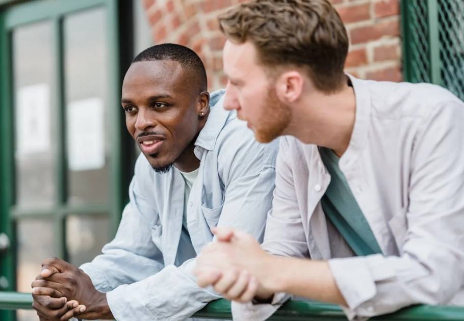 Kebiasaan yang Bikin Cowok Punya Daya Tarik Positif