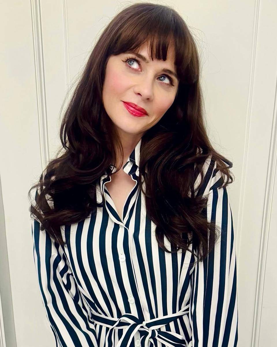 Gaya makeup Zooey Deschanel (instagram.com/zooeydeschanel)