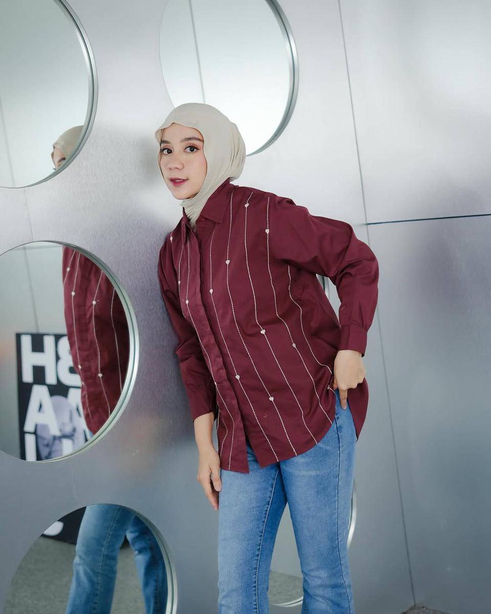 Outfit kantor tema HUT RI (instagram.com/odecadaily)