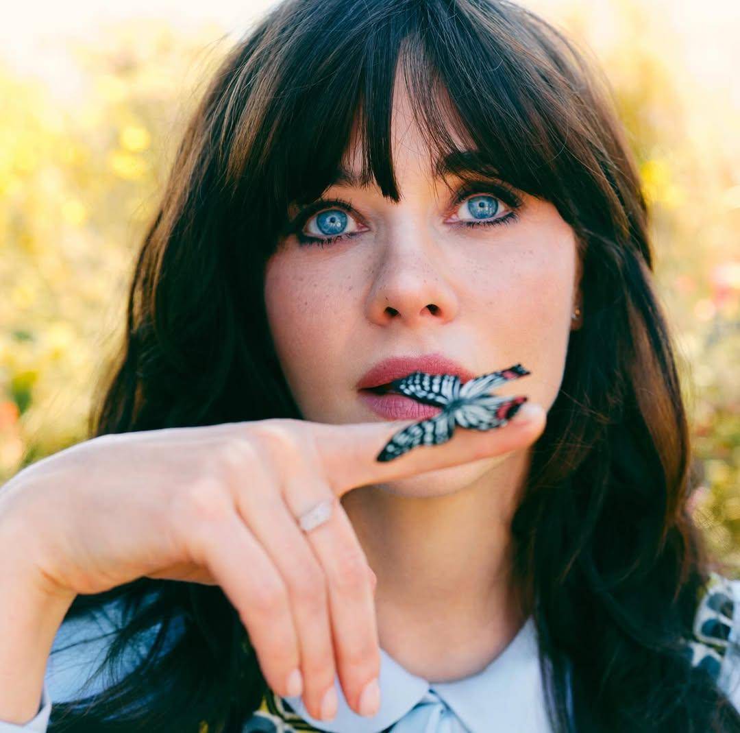 Gaya makeup Zooey Deschanel (instagram.com/zooeydeschanel)