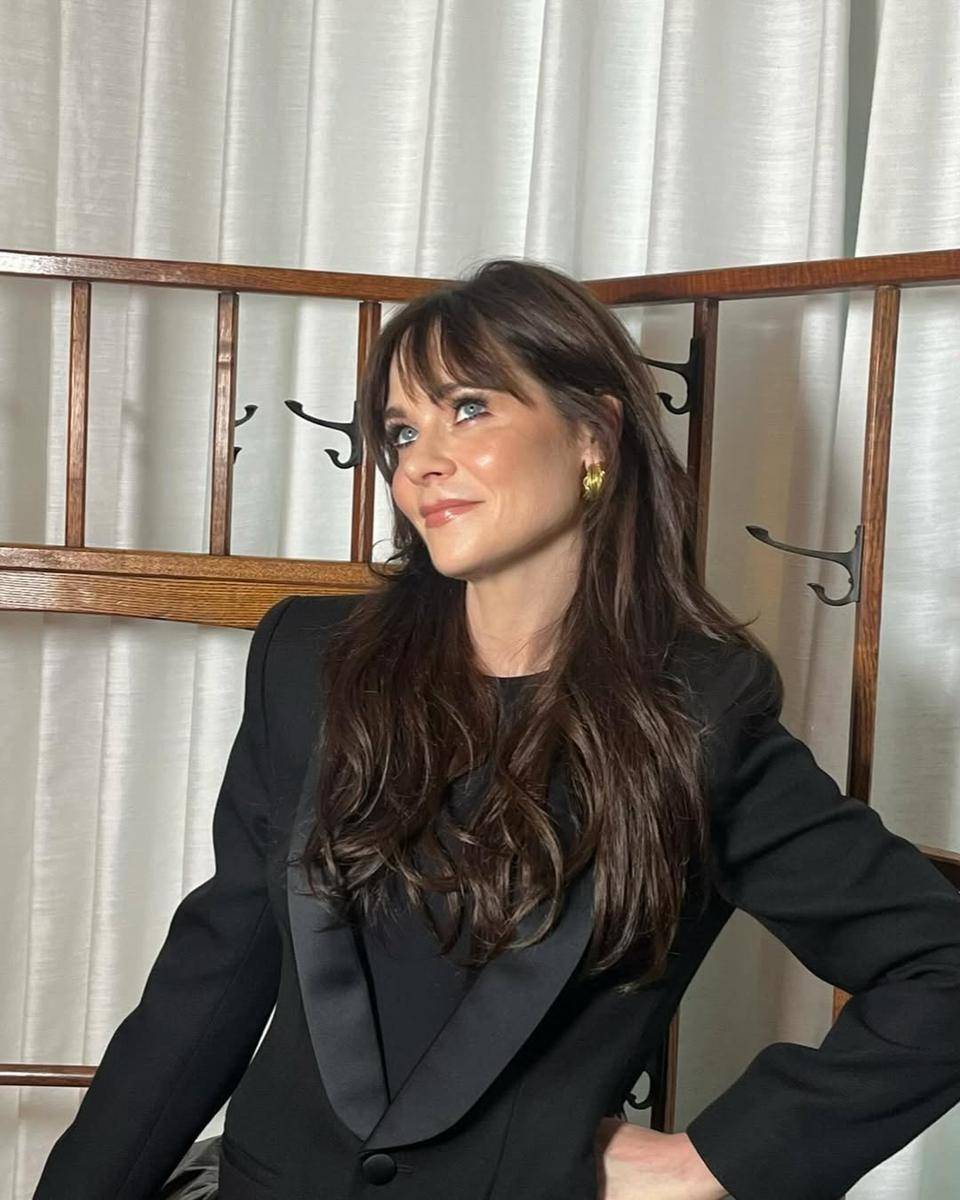 Gaya makeup Zooey Deschanel (instagram.com/zooeydeschanel)