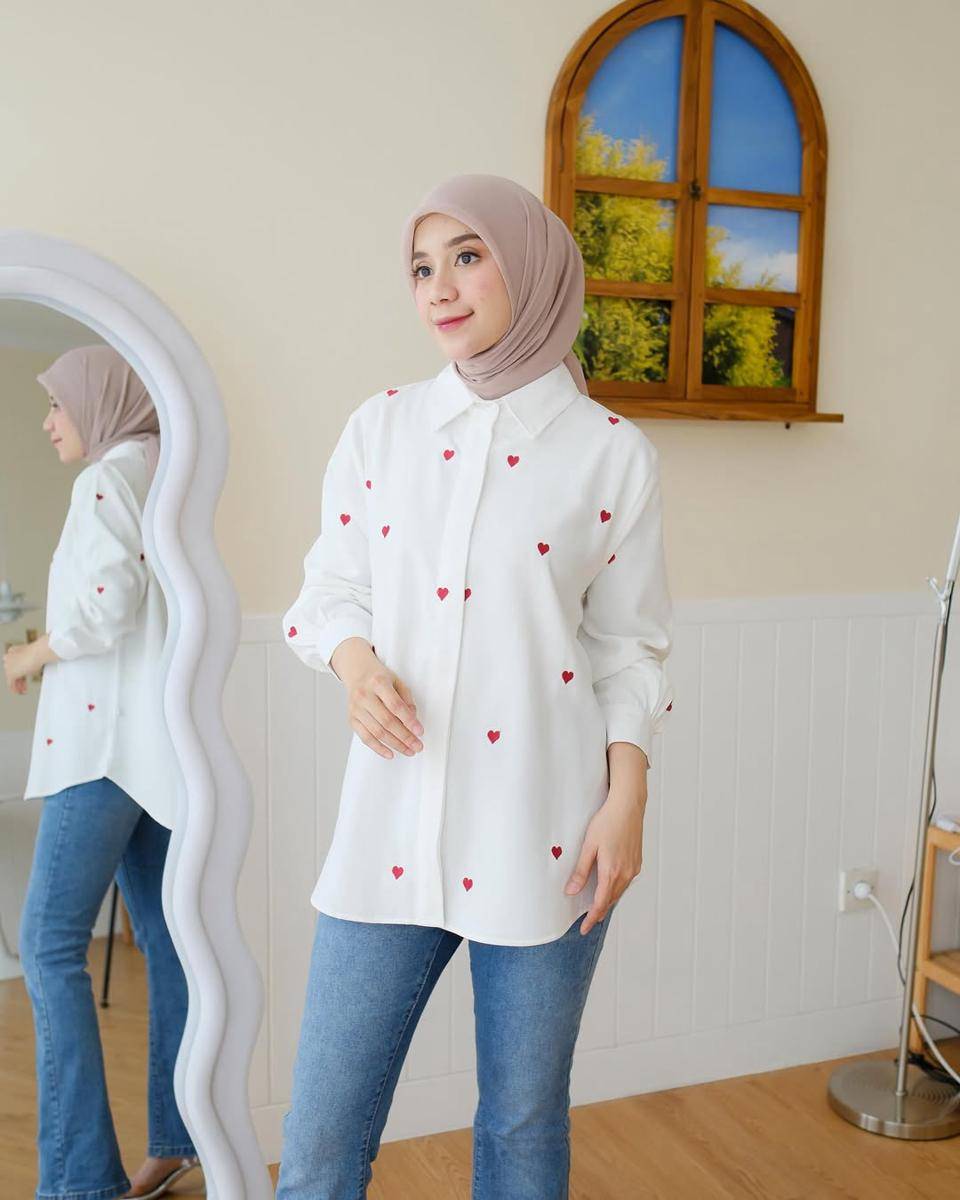Outfit kantor tema HUT RI (instagram.com/odecadaily)