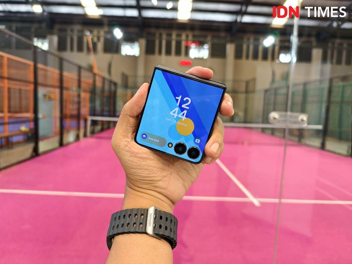Bikin Konten Padel dengan Galaxy Z Flip7 (IDN Times/Fatkhur Rozi)