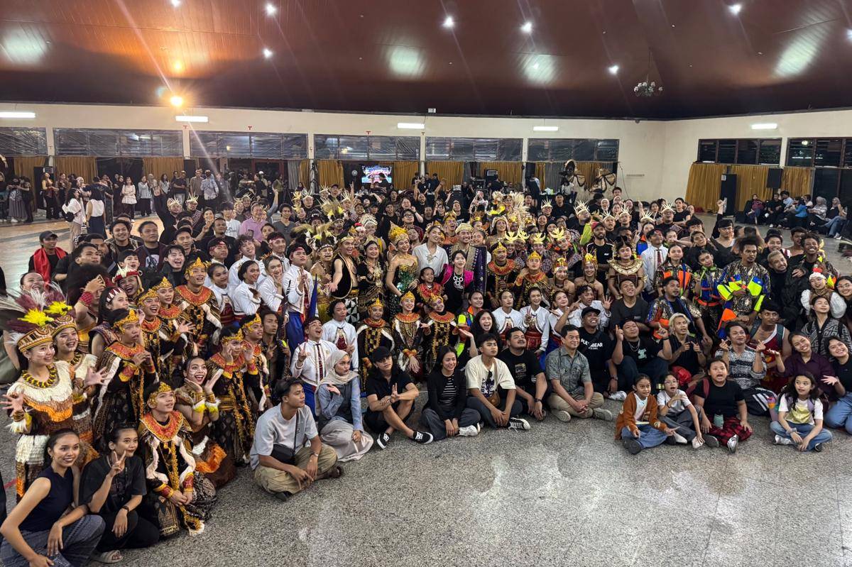 momen rehearsal Pagelaran Sabang Merauke pada Rabu (13/8/2025) (IDN Times/Elizabeth Chiquita)