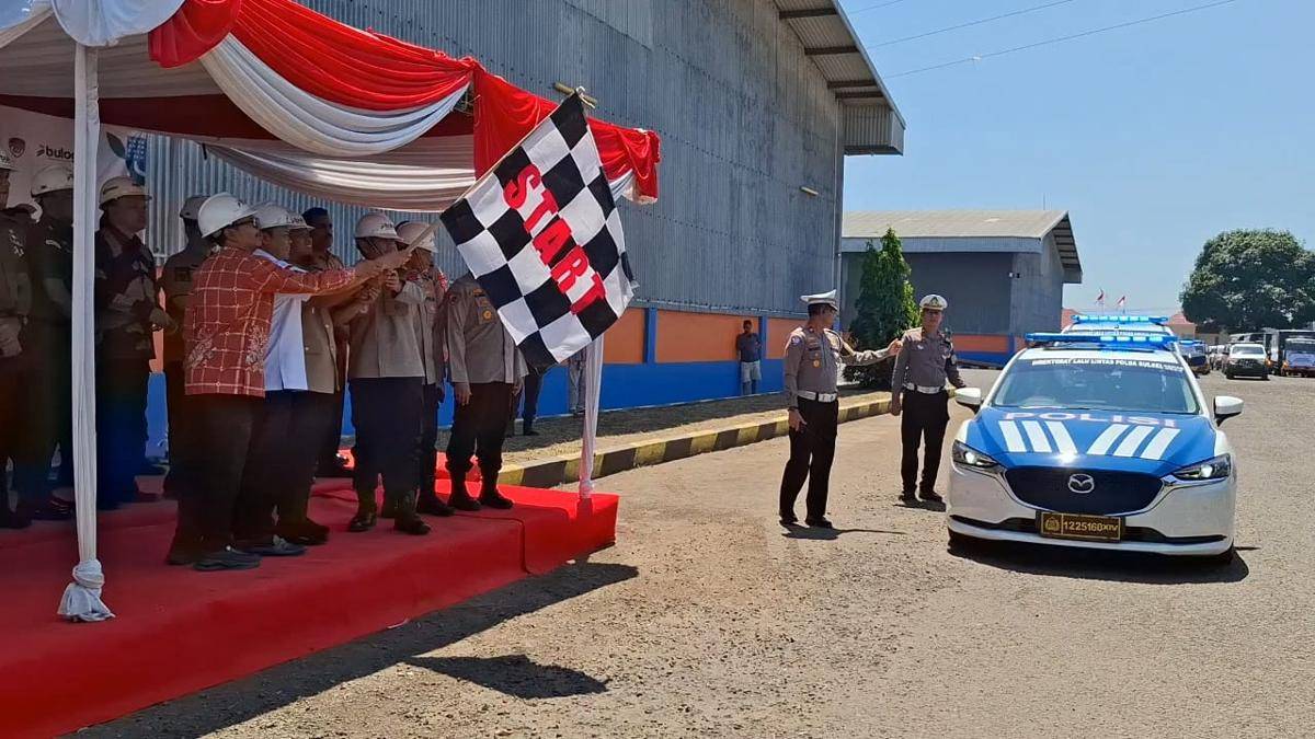 Kick Off Gerakan Pangan Murah Polri di Gudang Bulog, Jl Urip Sumoharjo, Makassar, Kamis (14/8/2025)