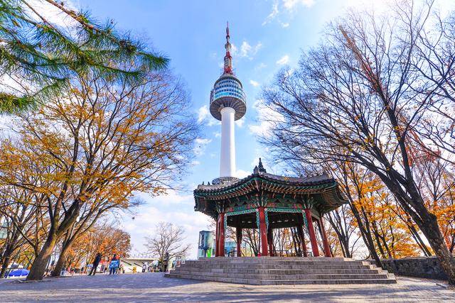 potret Namsan Tower (vecteezy.com/chitsanupong chuenthananont)