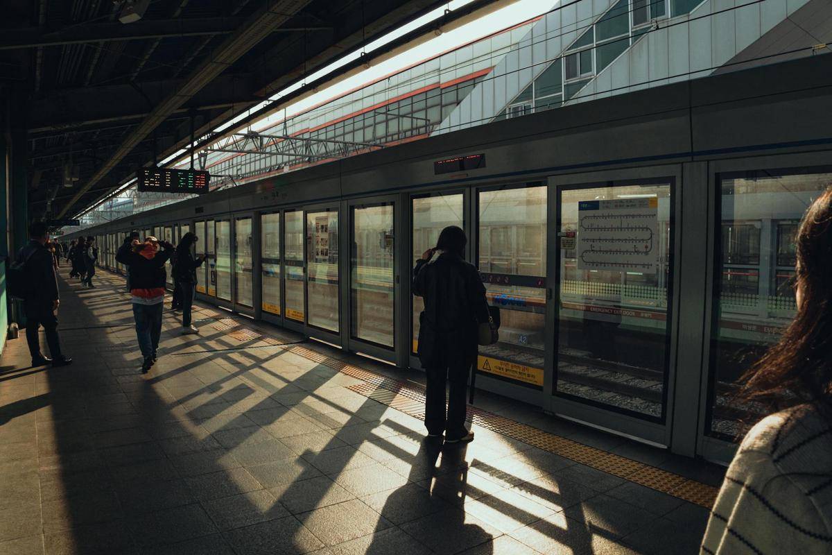 potret stasiun subway, Seoul (pexels.com/Khanh Nguyen)