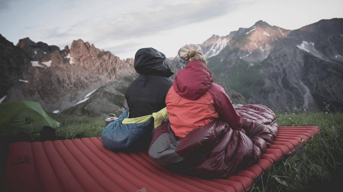 ilustrasi sleeping bag (unsplash.com/Lucas Canino) 
