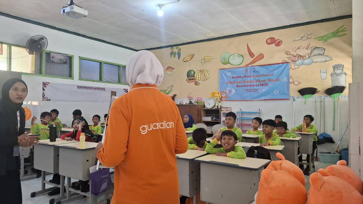 Launching bantuan sanitasi air bersih dari Guardian Indonesia kepada SDN Kasin Malang. (IDN Times/Rizal Adhi Pratama)