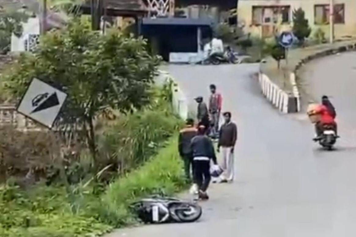 Honda Vario alami rem blong di jalur ekstrim Sarangan - Magetan, 1 orang tewas. IDN Times/Istimewa.