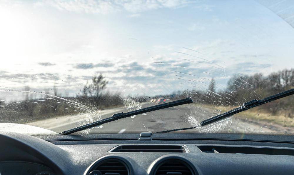 ilustrasi wiper mobil (freepik.com/pvproductions)