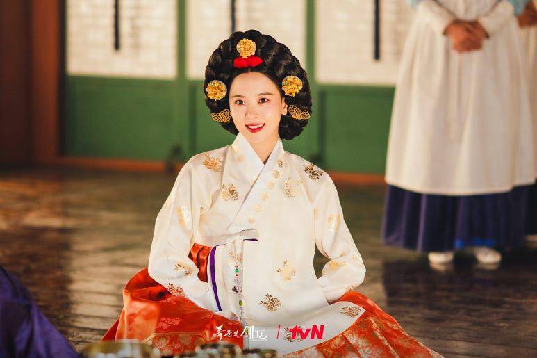 Still cut Kang Han Na di drama Bon Appétite, Your Majesty (dok.tvN Drama/Bon Appétite, Your Majesty)