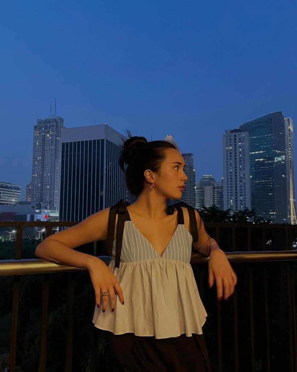 inspirasi gaya rambut panjang ala Beby Tsabina (instagram.com/bebytsabina)