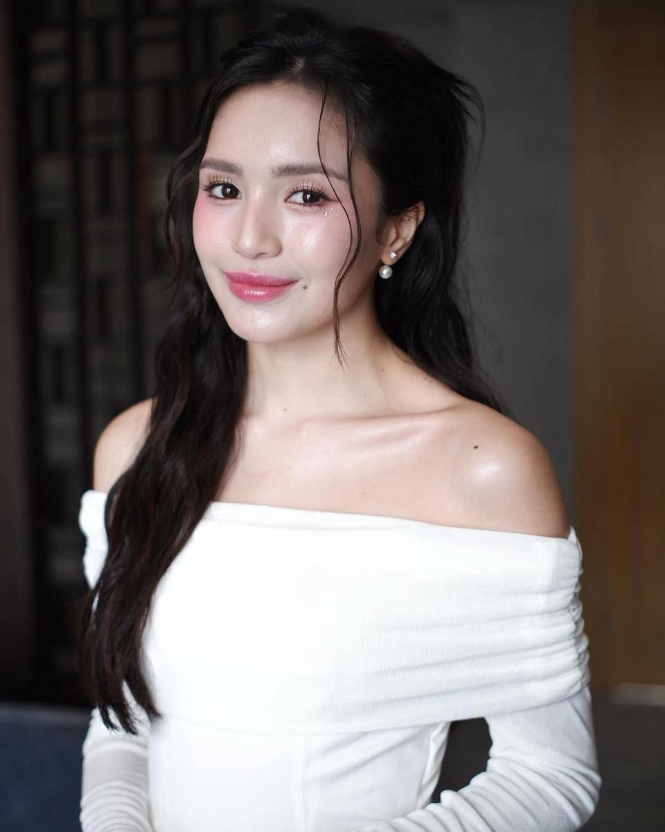 inspirasi gaya rambut panjang ala Beby Tsabina (instagram.com/bebytsabina)