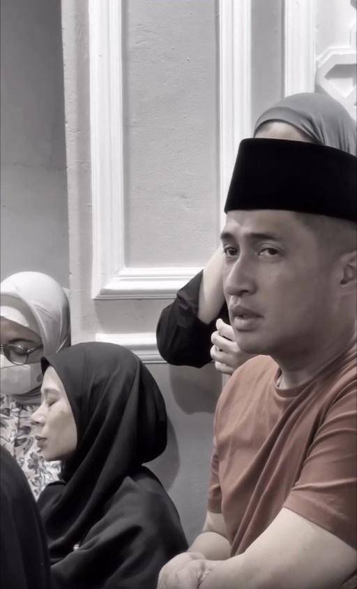 Raffi Ahmad dan Irfan Hakim di rumah duka Mpok Alpa (instagram.com/raffinagita1717)