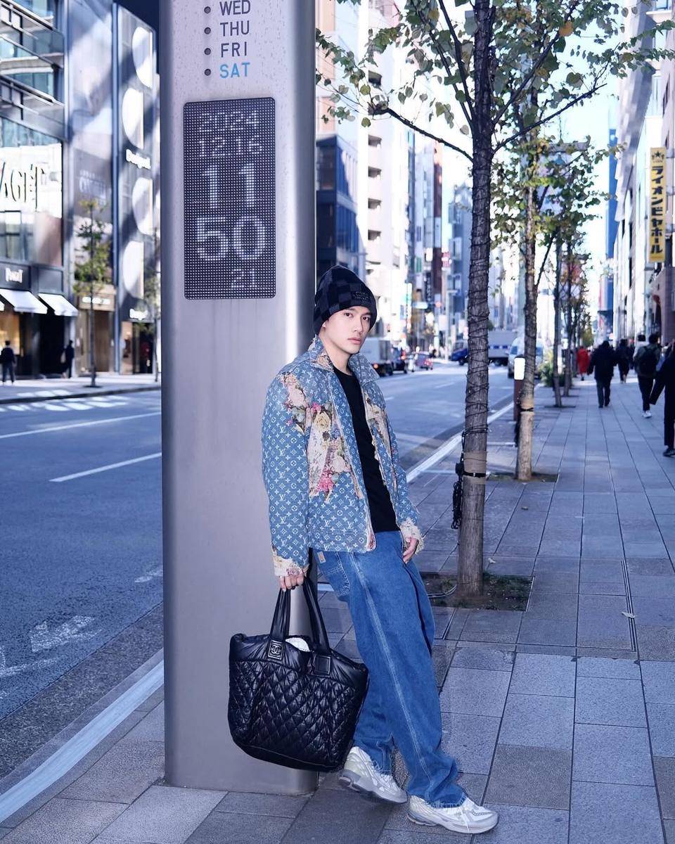 Style unik Ly Qui Khanh