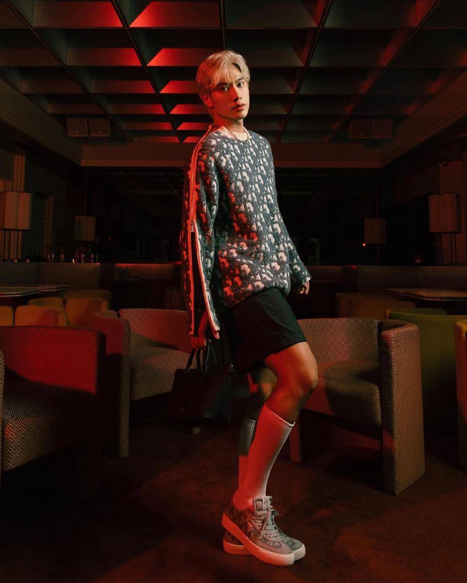 Gaya outfit Ly Qui Khanh