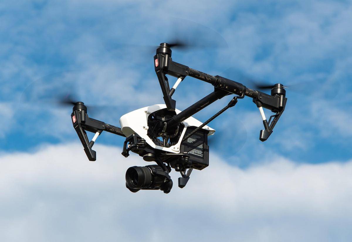 ILustrasi tempat beli drone (Pixabay/Thomas Ehrhardt)