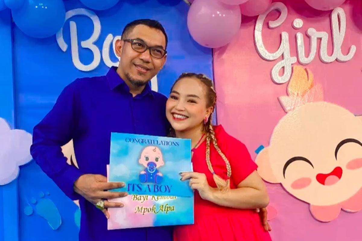 Mpok Alpa dan suami (instagram.com/nina_mpokalpa)