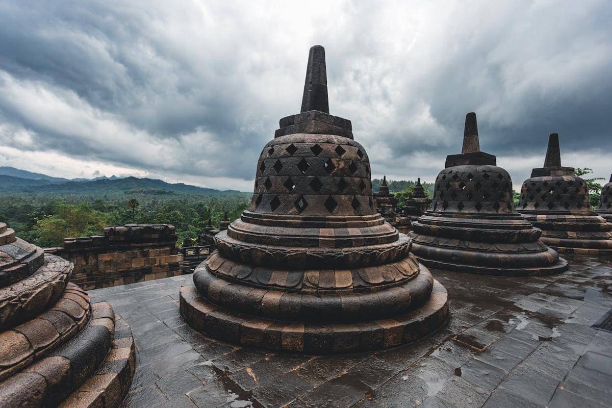 ilustrasi candi Borobudur, Indonesia (pexels.com/Tomáš Malík)